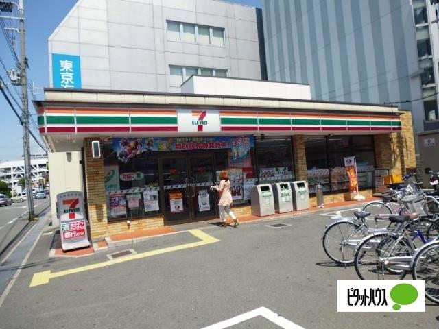 セブンイレブン枚方市役所前店：126m