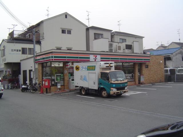 セブンイレブン：240m
