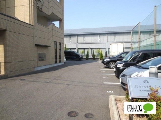 メゾン・ベルヴェデーレ 駐車場