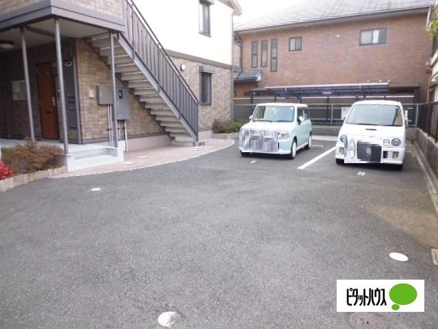 ブルースカイ山宗（202） 駐車場