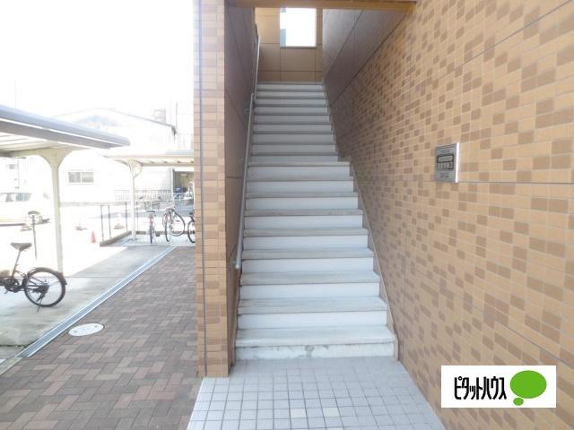 シャイン池之宮 エントランス
