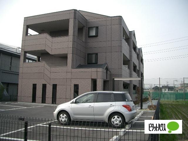 プロニティハイム藤本 駐車場