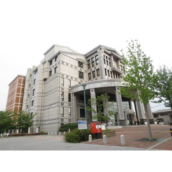 枚方市立中央図書館：618m