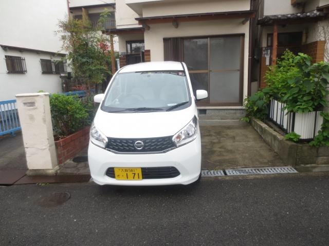 軽自動車でも少しはみ出るので駐車場は無し