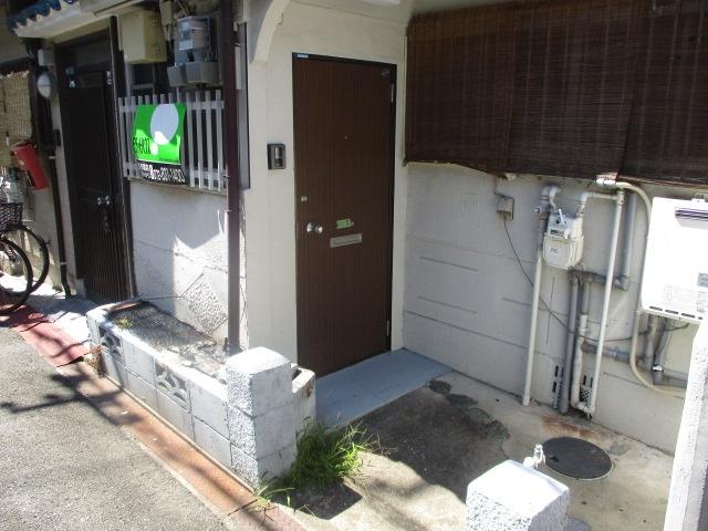日新町テラスハウス エントランス