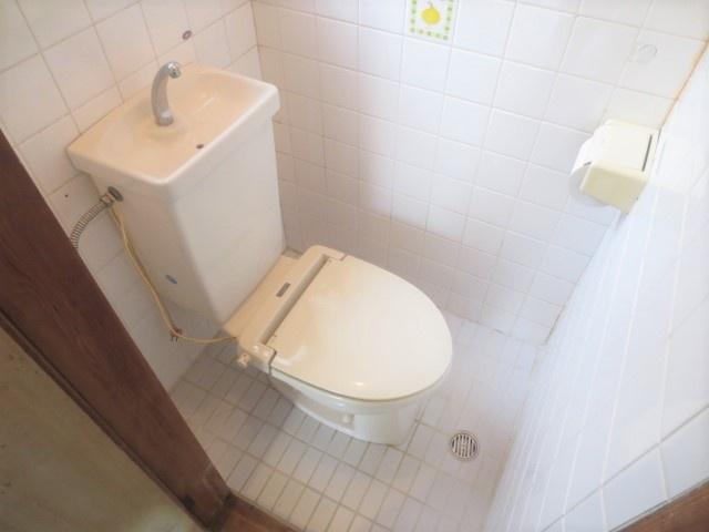 国松町一戸建 トイレ