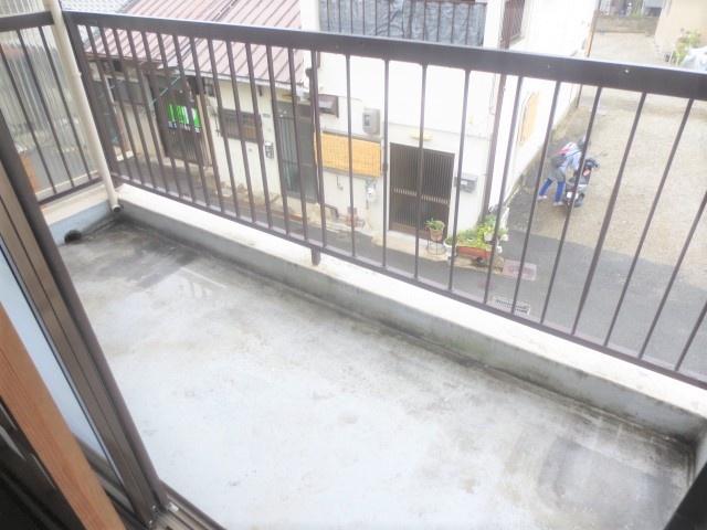 国松町一戸建 バルコニー