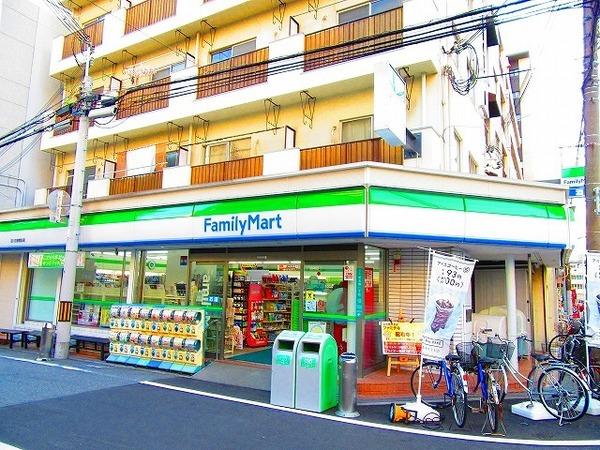 ファミリーマート十三塚本店：347m