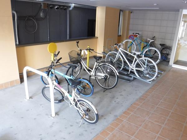 リヴァージュ出来島 駐車場