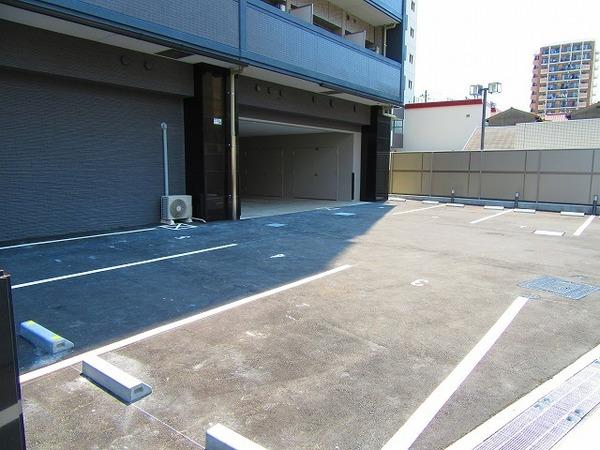 エスリード大阪シティグランツ 駐車場