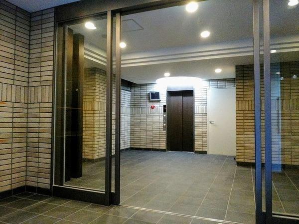 アークグラン大阪WEST ロビー