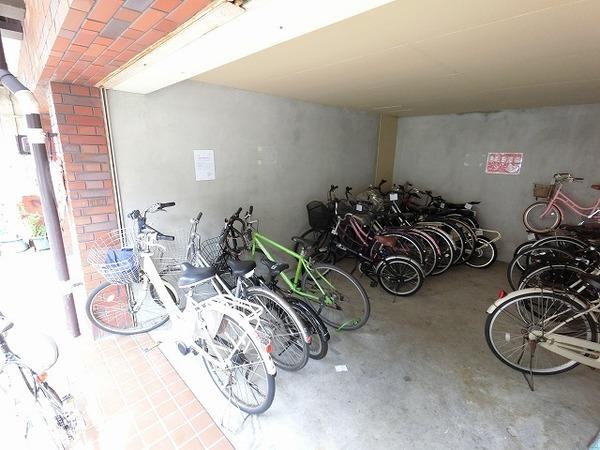 プレアール新北野 駐車場