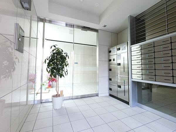 AULII Osaka ロビー