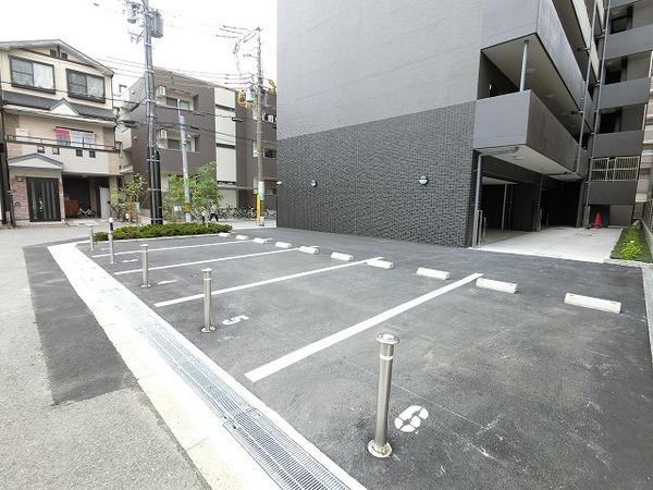 ララプレイス大阪ウエストゲート 駐車場