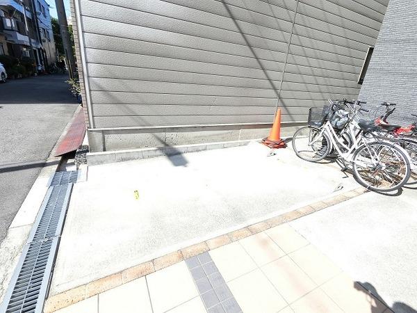 ブランジーノ塚本 駐車場
