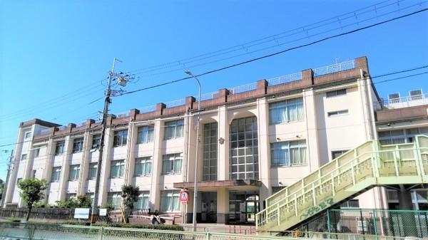 大阪市立塚本小学校：606m