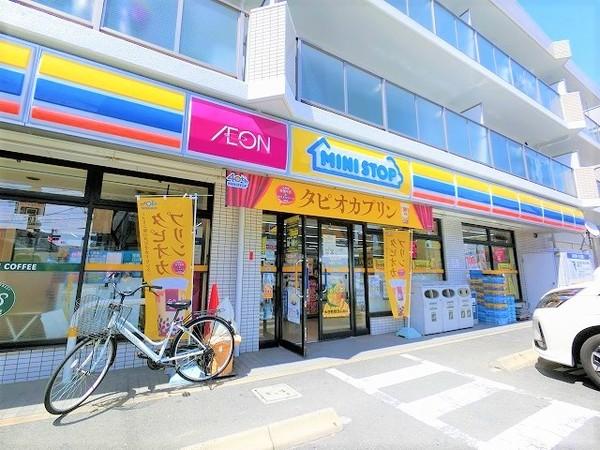 ミニストップ柏里二丁目店：163m