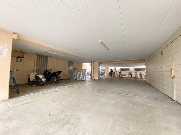 大阪市西淀川区野里マンション 駐車場
