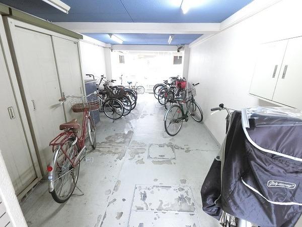 成起マンション 駐車場