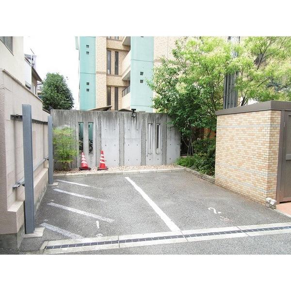 大阪市淀川区十三東マンション 駐車場