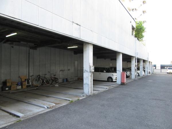 メゾンノール加島 駐車場