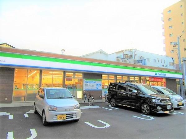 ファミリーマート姫里一丁目店：395m