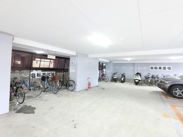 メゾネット・フジ 駐車場