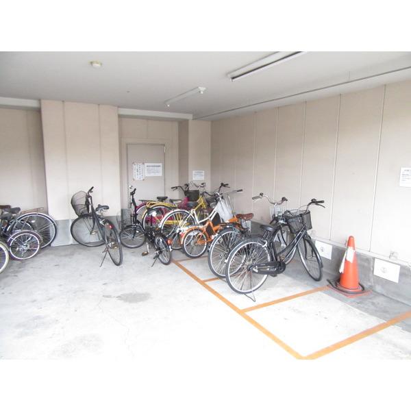 サンユタカマンション 駐車場