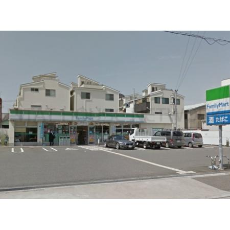 REVITA加島 周辺環境写真1 ファミリーマート竹島二丁目店：395m