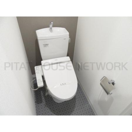 J.T.大阪WEST 部屋写真4 温水洗浄便座です