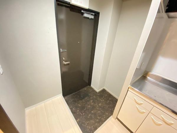 三平ビル 玄関