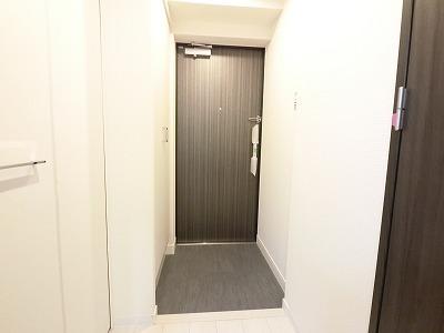 セオリー大阪アーバンレスト 玄関