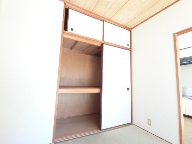 レジデンス早野 収納