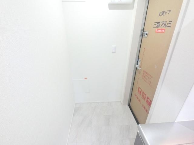 フジパレス出来島WESTⅢ番館 玄関