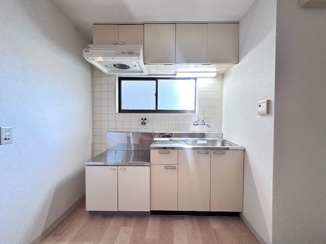 レジデンス三津屋 キッチン