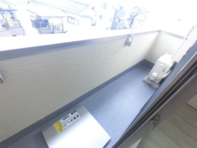 フジパレス出来島ＥＡＳＴⅡ番館 バルコニー