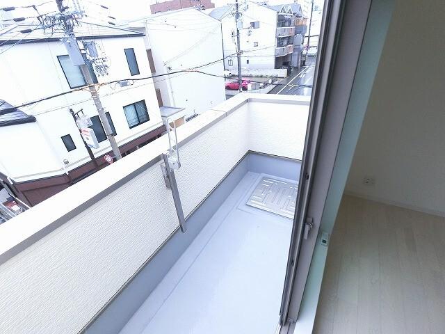 大阪市西淀川区出来島アパート バルコニー