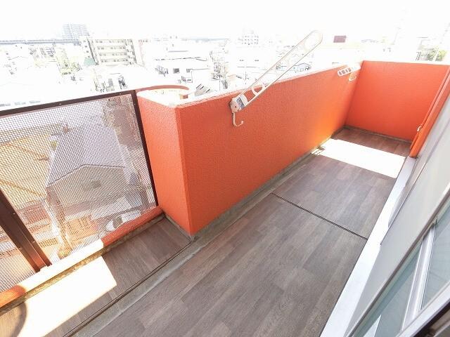エヌエムセーズ バルコニー
