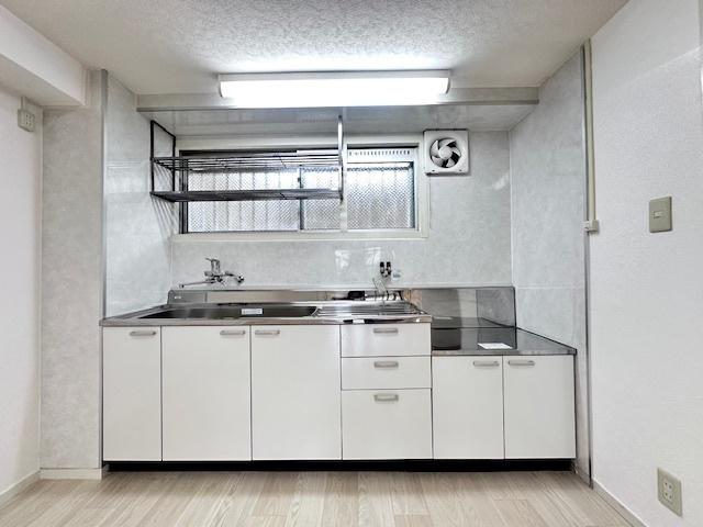 オリンピヤコープ 部屋画像