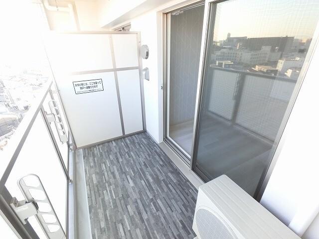 クリスタルグランツOSAKA WEST GATE バルコニー