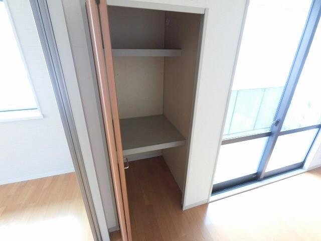 シャーメゾン田川北 収納