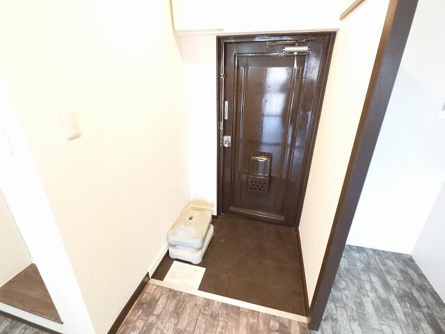 マンションなぎさ 玄関