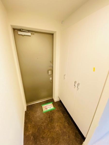 セオリー大阪フルール 玄関