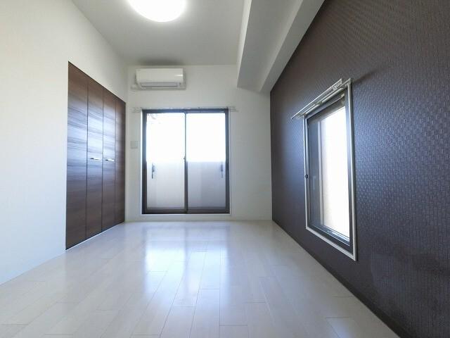 大阪市淀川区十三本町マンション リビング
