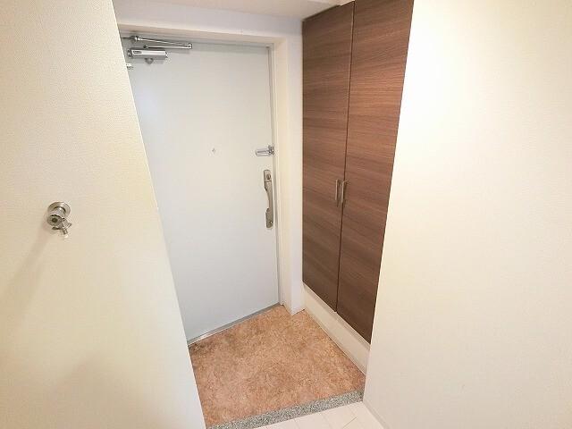 大阪市淀川区十三本町マンション 玄関