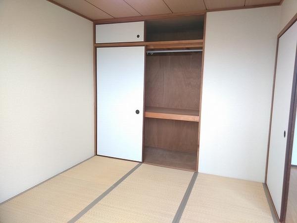 タクティ三津屋 収納