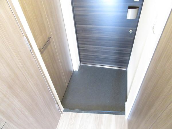 プレサンス塚本駅前 玄関