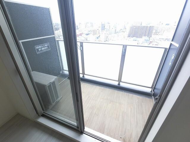 プレサンス塚本アクミリオン バルコニー