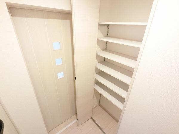 セレニティ加島４丁目A棟 玄関