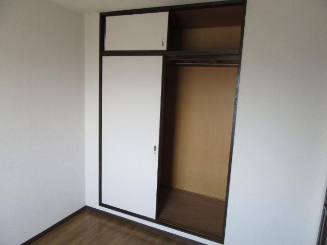 メゾンノール加島 収納
